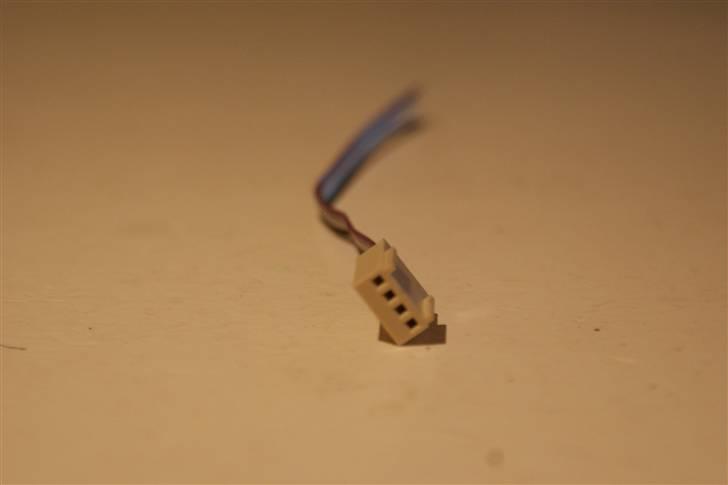 Nistune Type 1 Board CA18DET ECU - X1 connector sættes på Nistune Boardet og de 4 ledninger loddes ned i den orignale ECU billede 4