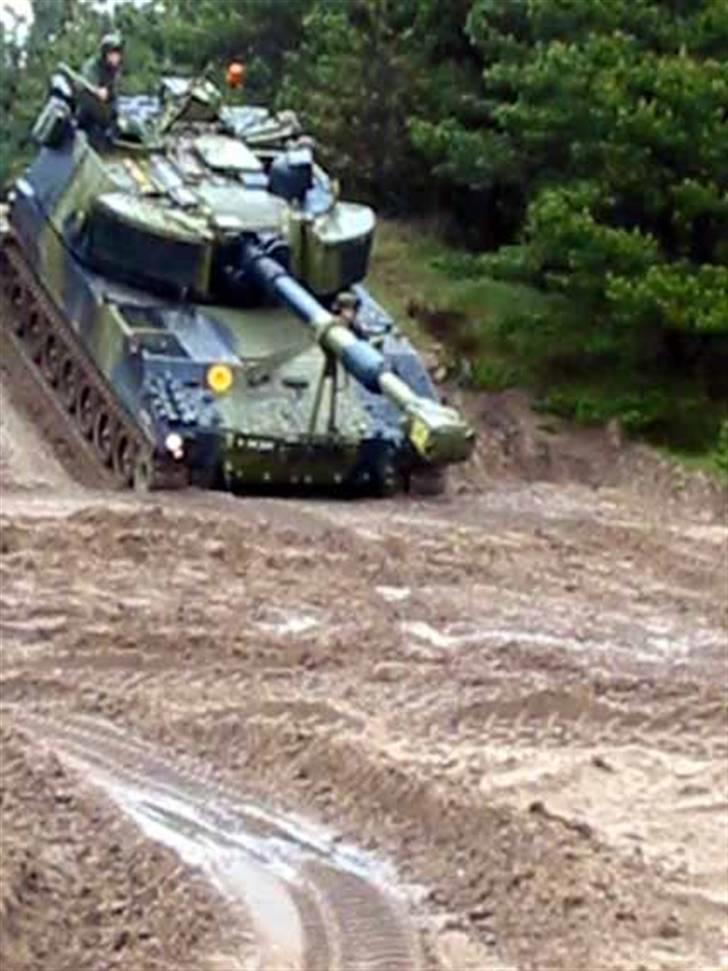 Div køretøjer - M 109 haubits billede 15