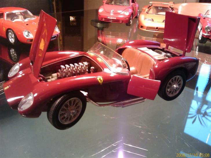 Modelbiler 1/18 - Ferrari 250 TESTA ROSSA 1957 specialmodel billede 2