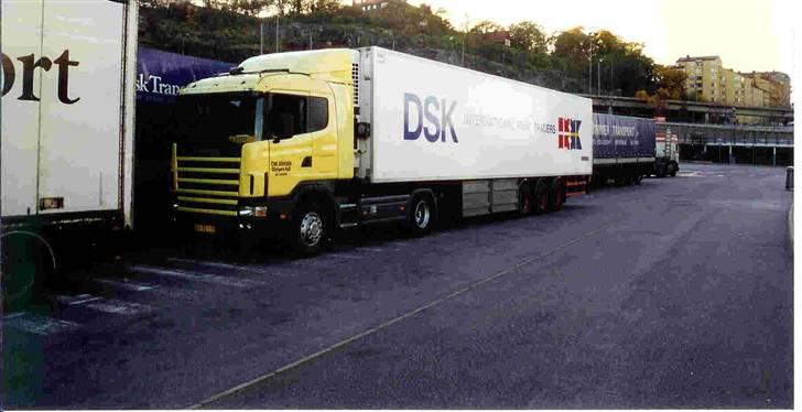 Christian eriksen Estvad - Her er jeg på vej til finland, holser ved færgen i stockholm. billede 4