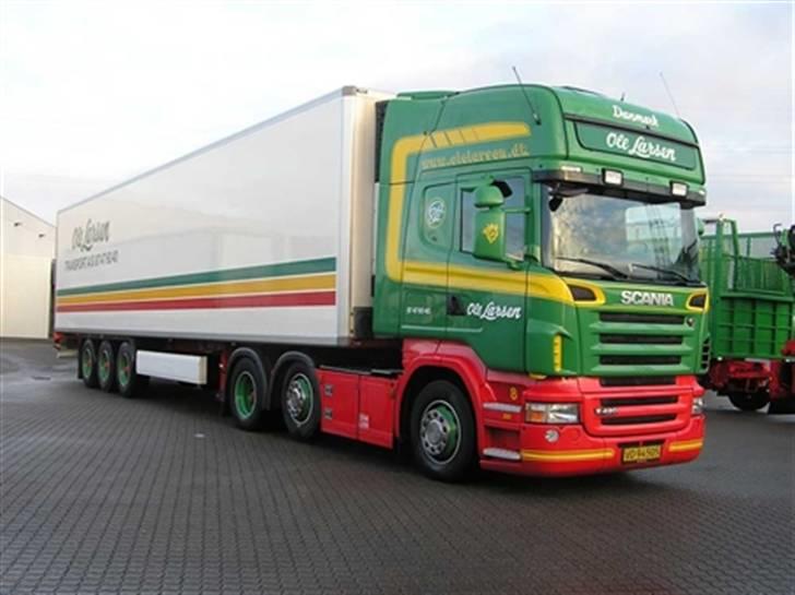 Tekno modellastbiler - Ole Larsen Transport

Købt 19-12-08 billede 16