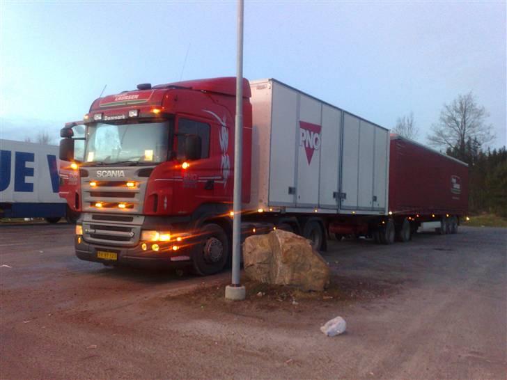 BHO Transport - Scania R500 V8 - Ja så fra min tur i sverige..Hvor jeg tog dette 25m træk i Åstrop som skulle losses i Västerås .. Ret fedt og kører med ! billede 6