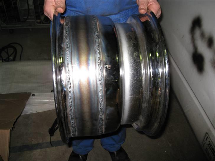 Min Astro van - Moon wheels udbygget til 10x15
kommer 295/50-15 på billede 15