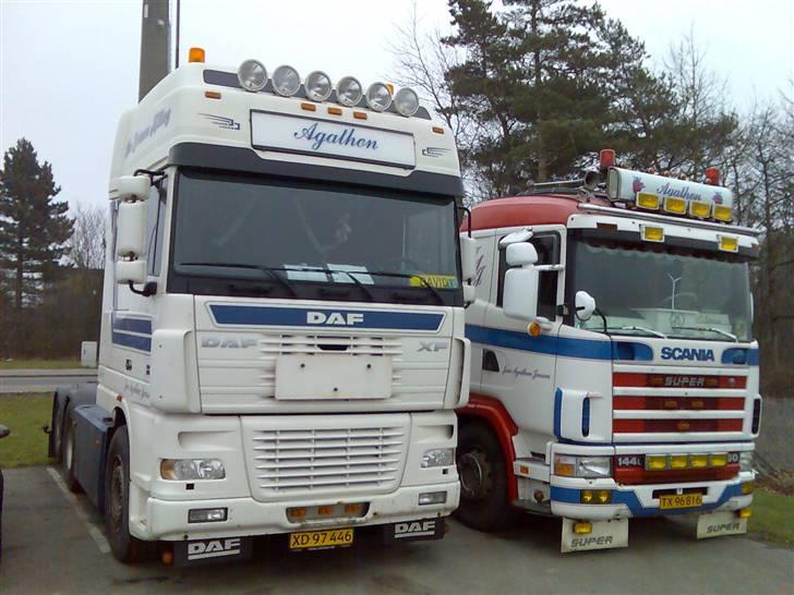 De lastbiler jeg har haft igennen tiderne - Weekendparkering... min til venstre og simons ( god ven og kollega ) til højre billede 53