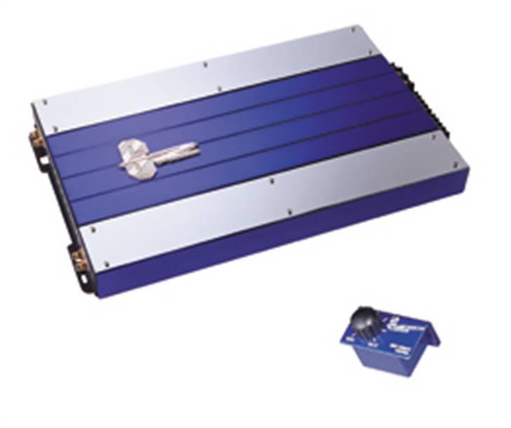 BRABUS W124 Ground Zero installation Stealth - Dette er så Ground Zero Nuclear 4 Kanals forstærkeren som bliver monteret i det hemmelige rum sammen med CD-Boksen. billede 6