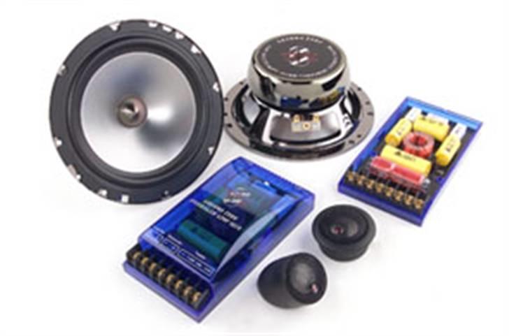 BRABUS W124 Ground Zero installation Stealth - Her ses sættet som sidder i dørsiderne fortil.
Ground Zero Hydrogen GZHC165x billede 20