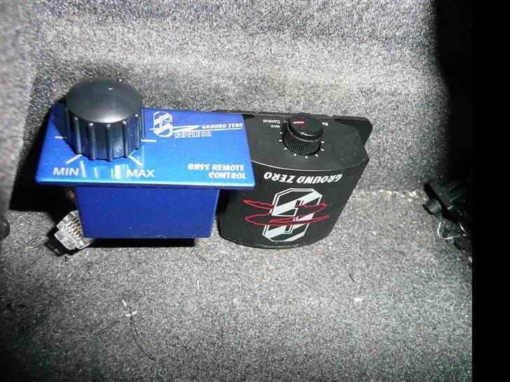 BRABUS W124 Ground Zero installation Stealth - Ja således ser de ud og således skal de side :o) billede 57