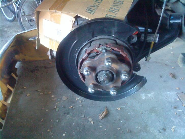 Renovering af 300ZX Twin Turbo "Tykke Bertha" - Nye belægninger til p-bremsen billede 118