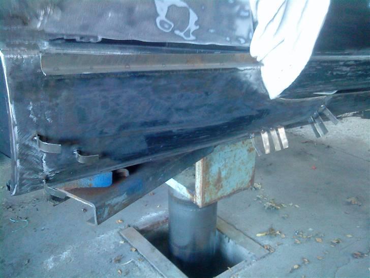 Renovering af 300ZX Twin Turbo "Tykke Bertha" - Panelet blir rettet til billede 119