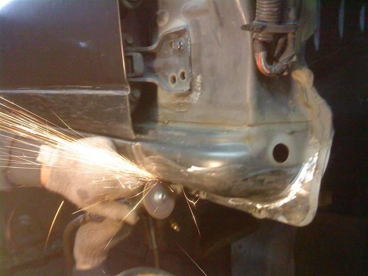 Renovering af 300ZX Twin Turbo "Tykke Bertha" - Sliber panelet til i h.side billede 137