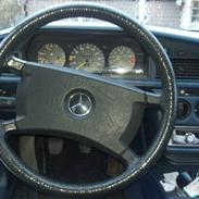 Indebilleder af Mercedes
