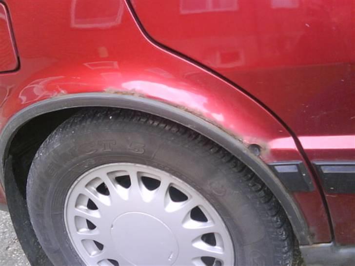 Min saab tæt på overfladerust og stenslag i ruden billede 2