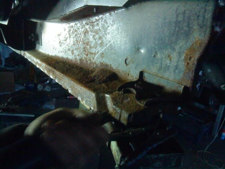 Renovering af 300ZX Twin Turbo "Tykke Bertha" - Panel bagerst efter det blev skåret op :o billede 152