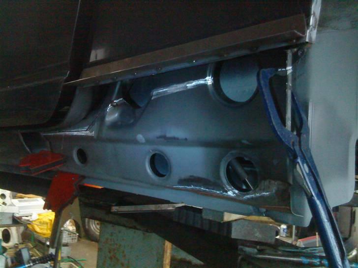 Renovering af 300ZX Twin Turbo "Tykke Bertha" - Mellempanel blir svejset i. billede 156