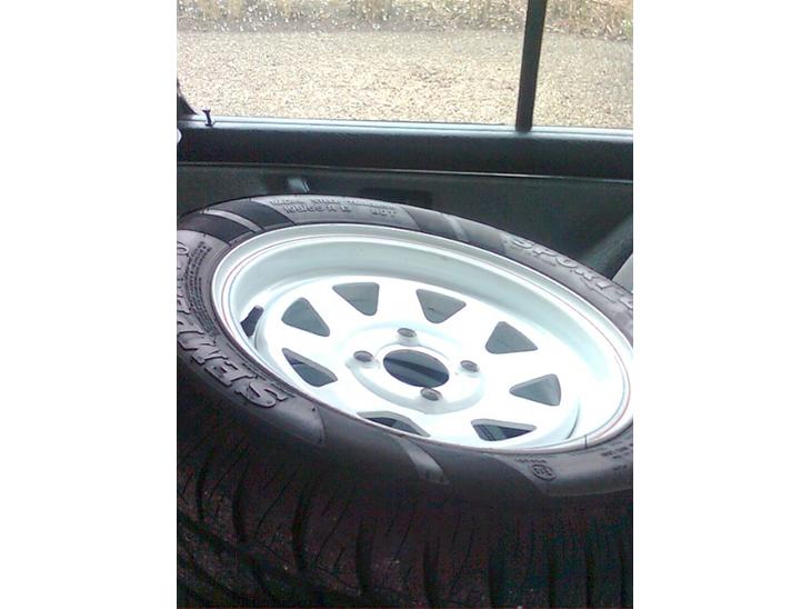 {{currentPhoto.altText}} billede {{currentPhoto.number}}