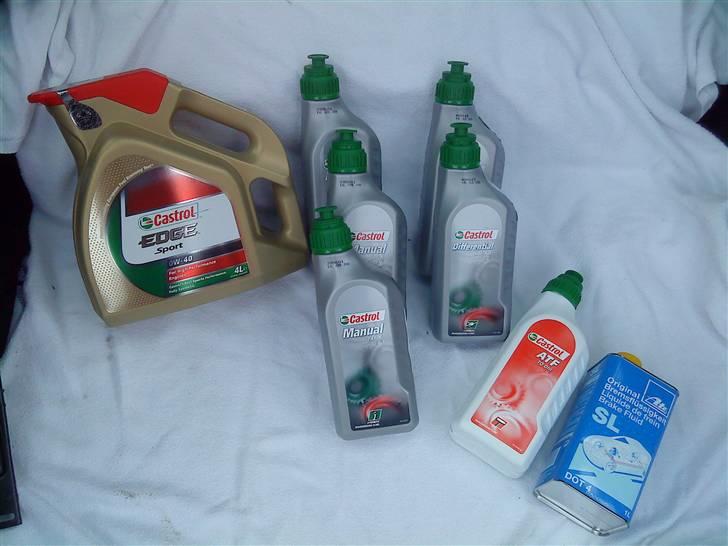 Renovering af 300ZX Twin Turbo "Tykke Bertha" - Lidt olie, skal der også til.

Motorolie, Gearolie, Differentialeolie, Servoolie, Bremsevæske billede 158