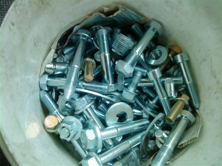 Renovering af 300ZX Twin Turbo "Tykke Bertha" - Bolte tilbage fra galvanisering. billede 159