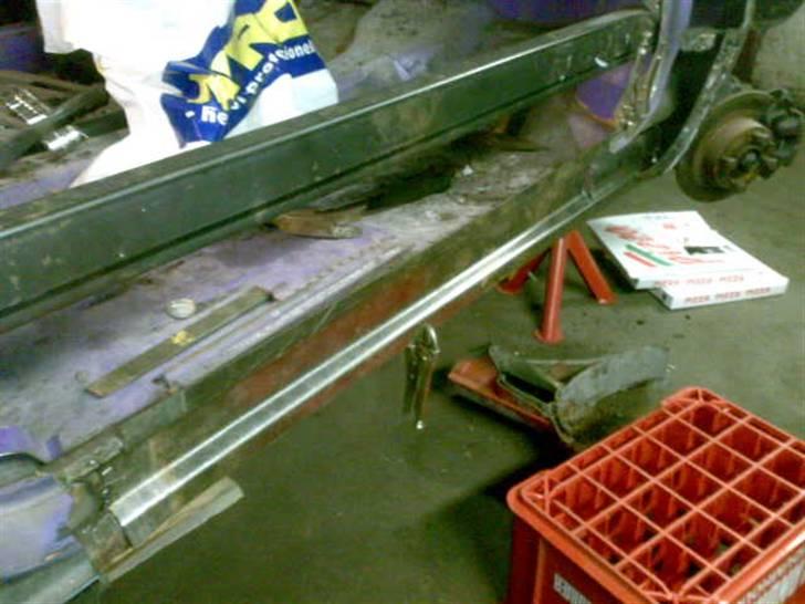 Fiat panda 83 - projektets gang! - Inder panelet sat fast. nu skal jeg bare ha lavet gulvet inden jeg kan fuld svejse. billede 51