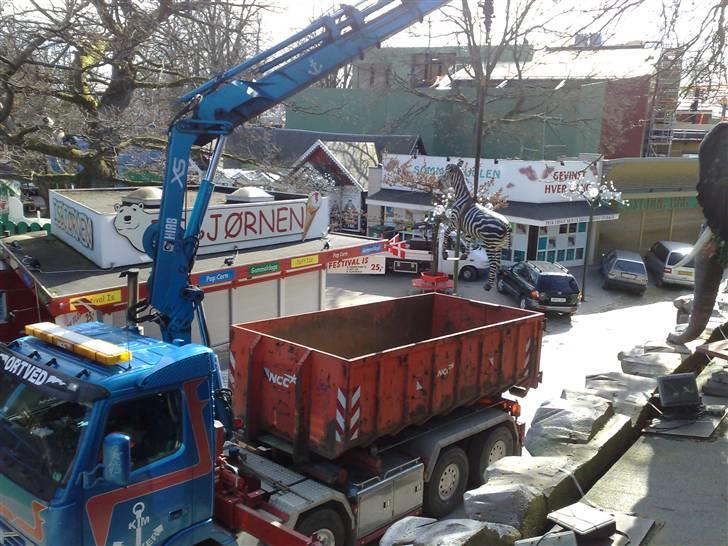 1 Dag som kranfører - PÅ Bakken
Vi Satte dyr op på Safari expressen billede 4