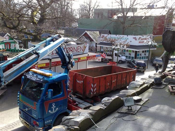 1 Dag som kranfører - PÅ Bakken
Vi Satte dyr op på Safari expressen billede 5