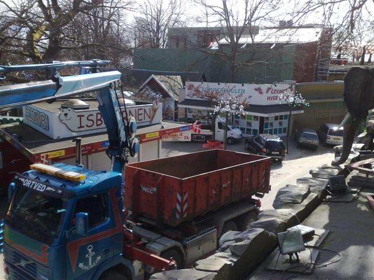 1 Dag som kranfører - PÅ Bakken
Vi Satte dyr op på Safari expressen billede 6