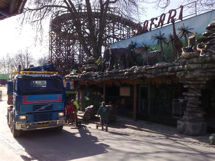 1 Dag som kranfører - PÅ Bakken
Vi Satte dyr op på Safari expressen billede 7