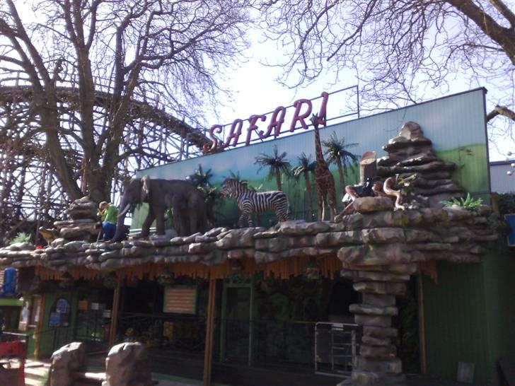 1 Dag som kranfører - PÅ Bakken
Vi Satte dyr op på Safari expressen billede 8