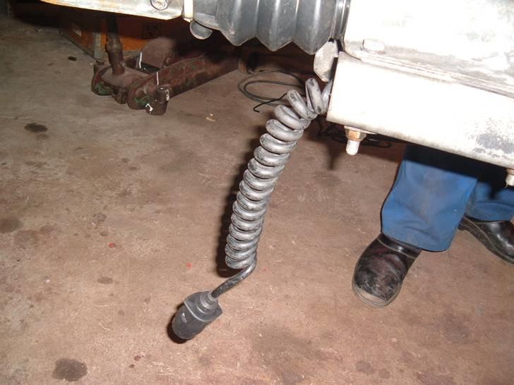 Danmarks flotteste trailer! - Spiralledning så den altid kan nå,men aldrig kommer i klemme eller slæber på jorden. billede 14