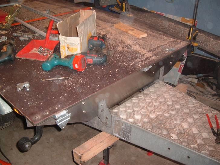 Danmarks flotteste trailer! - Her har den opmærksomme måske set at der står 1000kg total,men jeg fik den vejet op da jeg var færdig med renoveringen. billede 29