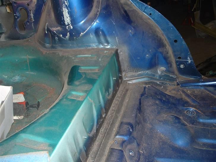 Golf 2 syncro projekt  - Bund i bagenden er tilpasset og svejst i billede 30