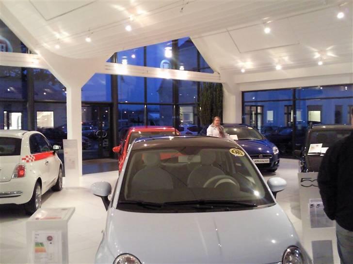 Fiat klub danmark træf, hos Fiat i Nærum billede 1