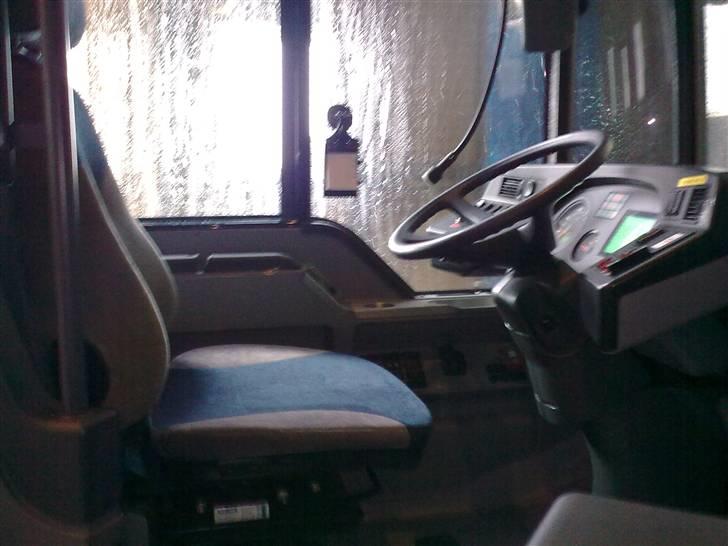 Mercedes-Benz Citaro L... - Kommandobroen, med drejesæde og hele menageriet... billede 9