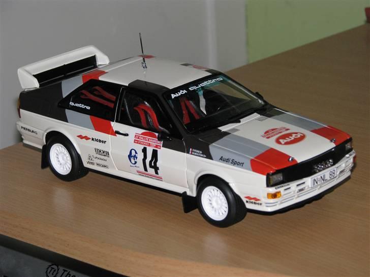Mine Modelbiler (Flest Ford) - Audi Quattro Coupe som var den første rallybil med 4x4 som ingen troede på var fremtiden..Man mente det var for tungt og komplekst.. Så Audi gjorde så en fejl mere.. Satte en kvinde bag rattet og så vandt de ellers en masse rally's  Det var Michele Mouton som kørte denne vogn ved Rallye Sanremo i 1981... Scala 1:18 fra Mondo Motors billede 50