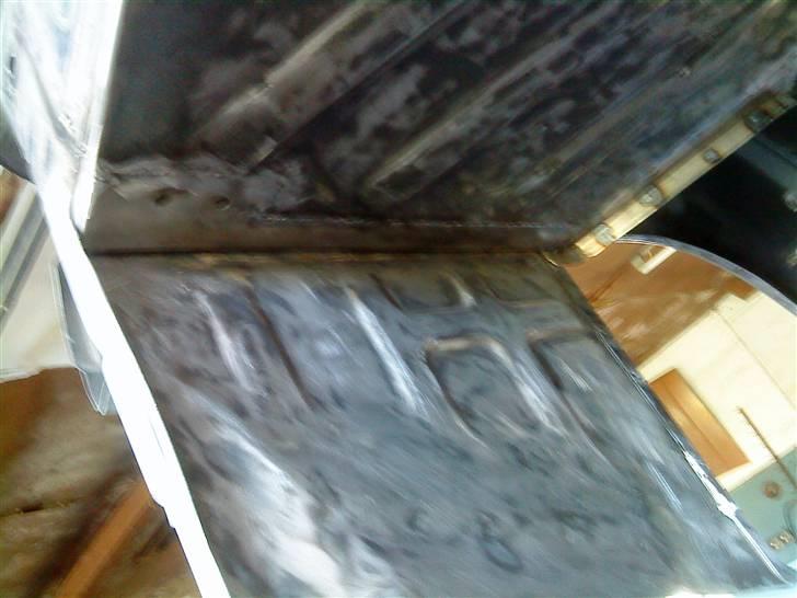 Renovering af 300ZX Twin Turbo "Tykke Bertha" - Skiftet 2 mindre pladerstykker, dårligt billede men kig ordentligt efter og så spotter du dem. billede 176