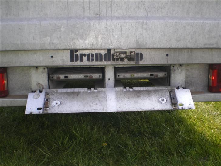 Maskintrailer - Ramperne er plaseret i en slidske bag nummerpladen, billede 4