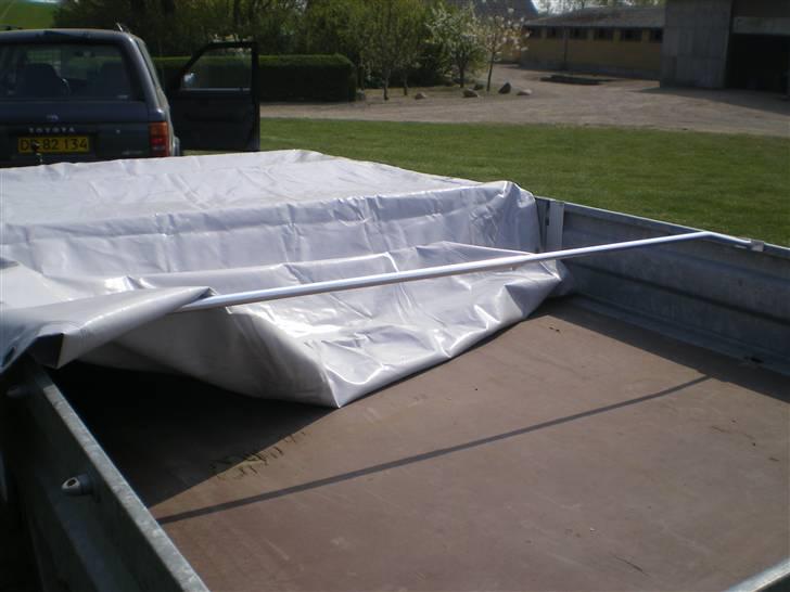 Maskintrailer - Alumi´niums understøtning, så der ikke ligger vand i presseningen billede 12