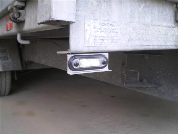Maskintrailer - Diode lygter er monteret i fronten på en rustfri plade, så pol og skruer ikke ruster. billede 17