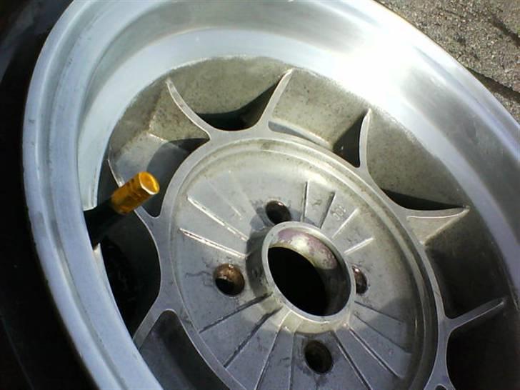 Renovering af ATS Classic Fælge - Efter lakfjerner og vandslibning billede 7