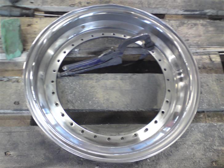 Fælgkanter for vwfreak - Der er den blevet poleret med en kludeskive og noget hvid voks billede 5