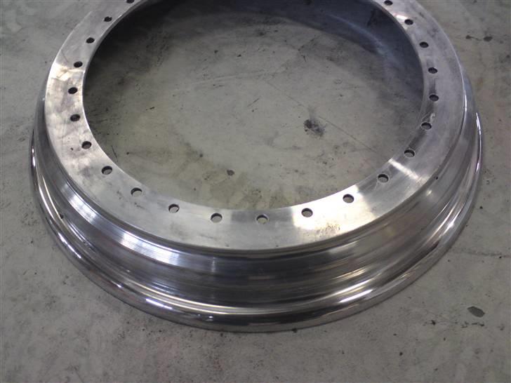 Fælgkanter for vwfreak - Her kan man se at noget af bag kanten også er poleret pga der nok skal små dæk på billede 8