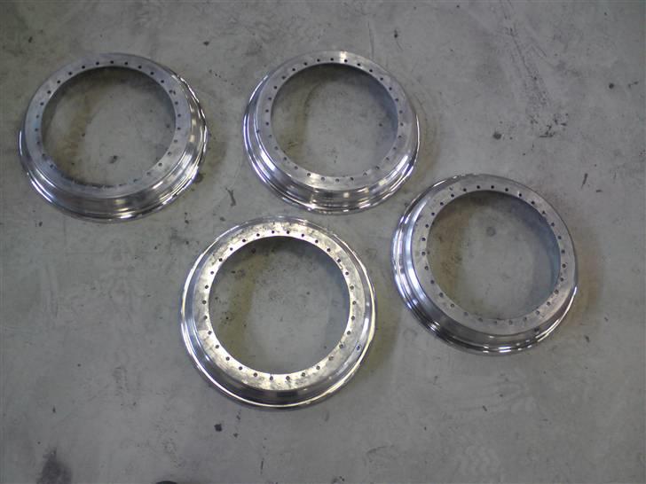 Fælgkanter for vwfreak - Her kan man se at noget af bag kanten også er poleret pga der nok skal små dæk på billede 9