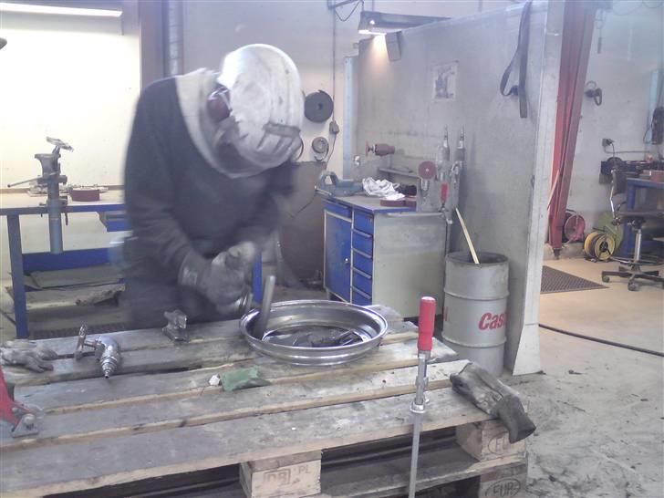 Fælgkanter for vwfreak - Her er jeg så igang med dem billede 11