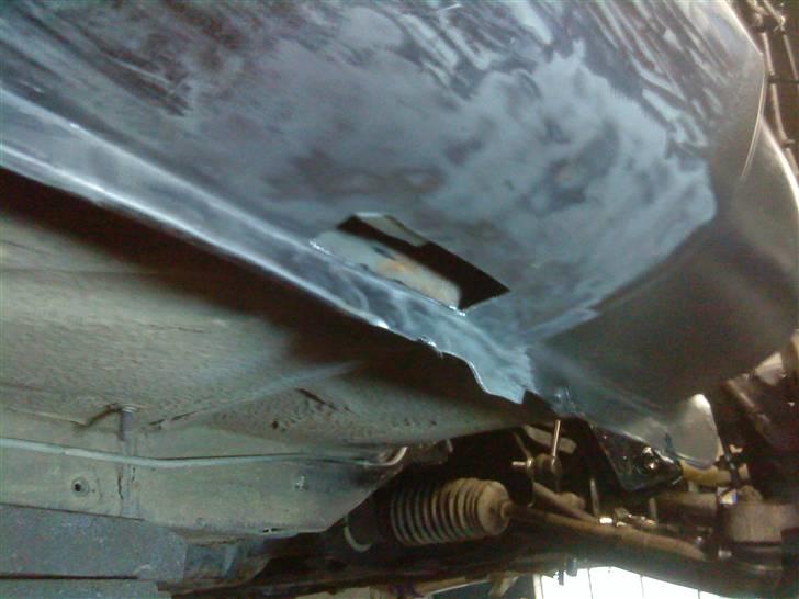 Renovering af 300ZX Twin Turbo "Tykke Bertha" - En lille lap der er skåret ud, var lidt rust i. billede 209