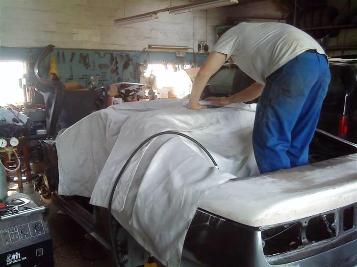 Renovering af 300ZX Twin Turbo "Tykke Bertha" - Kabinen dækket af med brandsikre tæpper. billede 213