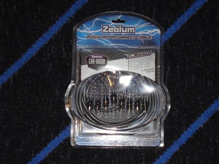 Anlæg - Zealum ZC-B500-4
- 5 Meter phonokabel
- 4 Kanals
- B-serie med snoet Helix-Core
- Dobbelt afskærmning billede 10
