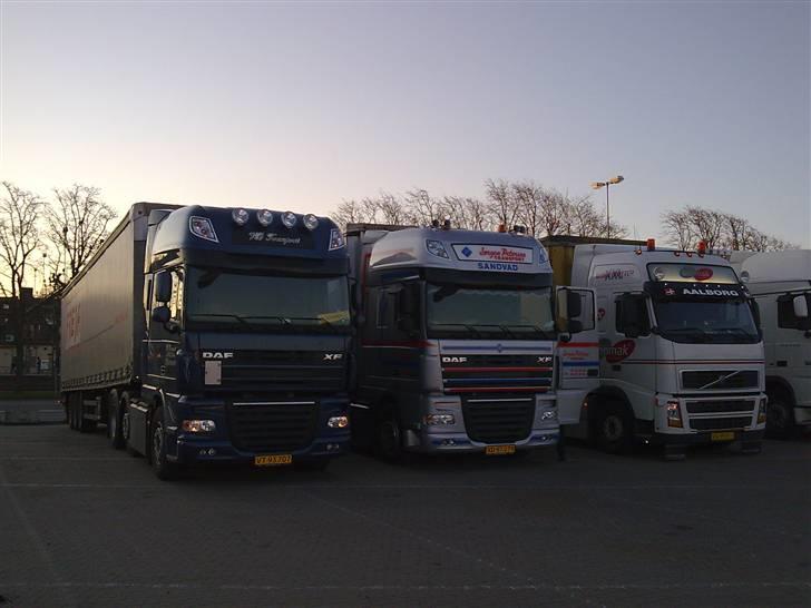 Billeder fra mine ture hos VB Transport - Så var jo lige tre der var med samme båd herinde fra. Det var sku nu hyggeligt. billede 38