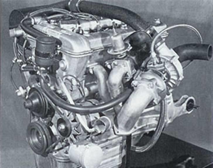 Alfa Romeo Alfetta GTV - Turbodelta motoren samme 2liters motor som den i bilen også med carburator men dog lidt andet indmad + turbo uden intercooler:) billede 7
