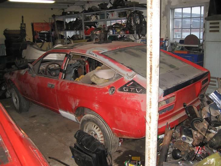 Alfa Romeo Alfetta GTV - Den først alfetta gtv (bilen der har kørt mere om et svejseanlæg end på vejene:) billede 10