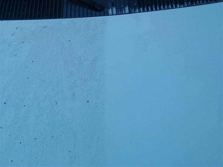 Hvad man ikke kan med en børste, sæbevand og en haveslange - Man kan tydeligt se forskelden på køleren! billede 9