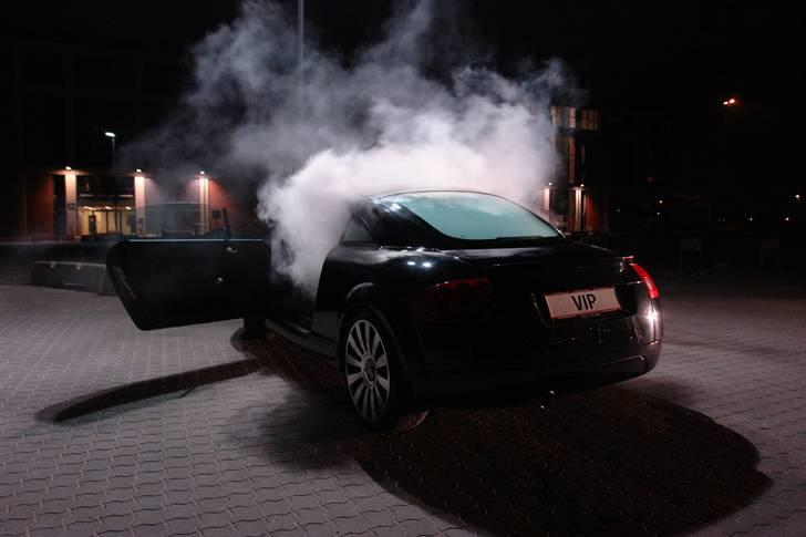 Røgkanon i aktion! - Og så venter vi bare på at folk i nærheden skal tilkalde brandvæsnet! billede 5